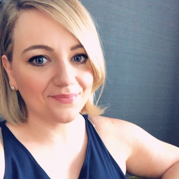 Meet your Posher, Julie - Picture 1 of 1